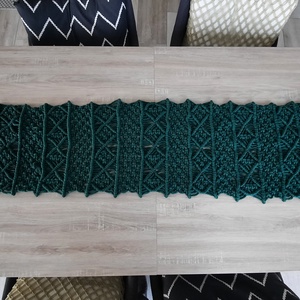 RENDELÉSRE makramé asztali futó geometrikus mintával - otthon & életmód - dekoráció - asztal és polc dekoráció - horgolt & csipketerítő - Meska.hu