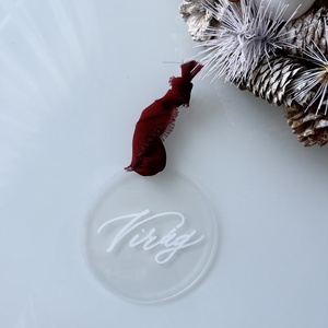 Egyedi névre szóló karácsonyfadísz  kézzel írt kalligráf felirattal - karácsony - karácsonyi lakásdekoráció - karácsonyi lakásdíszek - Meska.hu