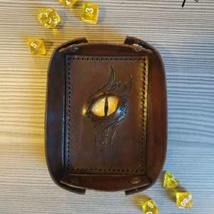 Sárkányszemes kockadobó tálca - ARANY szemmel - játék & sport - táblajáték és kártyajáték - társasjátékok - dobókocka - Meska.hu