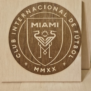 Inter Miami gravírozott kép - otthon & életmód - dekoráció - asztal és polc dekoráció - gravírozott táblák - Meska.hu