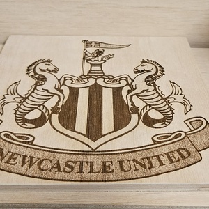 Newcastle United gravírozott kép - otthon & életmód - dekoráció - asztal és polc dekoráció - gravírozott táblák - Meska.hu