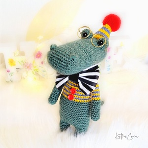 Horgolt krokodil, amigurumi állatfigura, party dekoráció, babaszoba dekoráció - Meska.hu