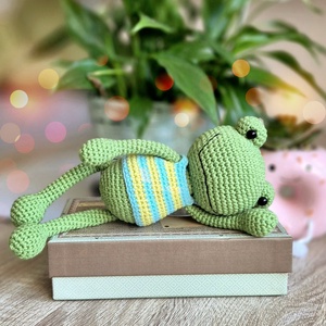Horgolt béka, amigurumi állatfigura, nyári dekoráció, babaszoba dekoráció - játék & sport - plüssállat & játékfigura - béka - Meska.hu
