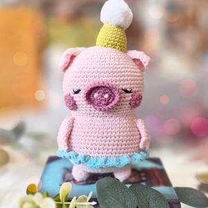 Horgolt malac, amigurumi malacka, születésnapi dekoráció - játék & sport - plüssállat & játékfigura - malac - Meska.hu