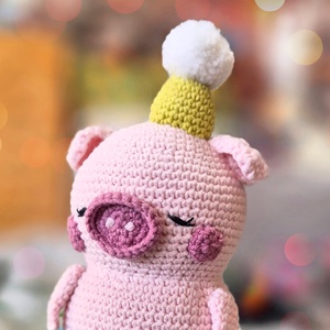 Horgolt malac, amigurumi malacka, születésnapi dekoráció - játék & sport - plüssállat & játékfigura - malac - Meska.hu