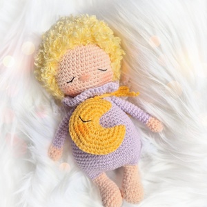  Álomőrző angyalka, horgolt őrangyal baba, amigurumi baba, angyal, alvóbaba, Játék & Sport, Baba & babaház, Baba, Baba-és bábkészítés, Horgolás, Egy őrangyal mindig mindenhol vigyázza lépteidet és az álmodat. Ezt a 18 cm-es kis angyalkát könnye..., MESKA