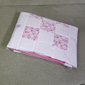 Vintage hatású rózsaszín babatakaró, játszópléd patchwork betéttel kislánynak - baba - mama - baba ágynemű - babatakaró, gyerek pléd - Meska.hu