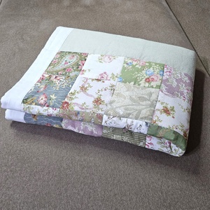 Vintage hatású egyedi babatakaró, játszópléd patchwork betéttel ajnádékba - baba - mama - baba ágynemű - babatakaró, gyerek pléd - Meska.hu