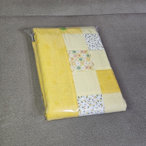 Sárga, egyedi varrot újszülött babatakaró, játszópléd ajándékba - baba - mama - baba ágynemű - babatakaró, gyerek pléd - Meska.hu