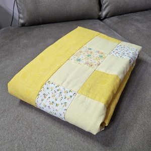 Sárga, egyedi varrot újszülött babatakaró, játszópléd ajándékba - baba - mama - baba ágynemű - babatakaró, gyerek pléd - Meska.hu