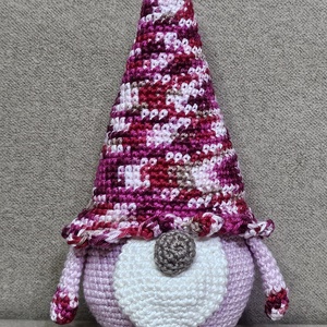 Horgolt manó babaszobába � kedves ajándék újszülöttnek - baba - mama - babaszoba dekoráció - babanév dekoráció - Meska.hu