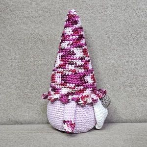 Horgolt manó babaszobába � kedves ajándék újszülöttnek - baba - mama - babaszoba dekoráció - babanév dekoráció - Meska.hu