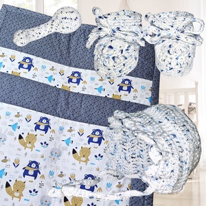Kék és fehér állatmintás, patchwork-betétes babatakaró, játszópléd Szet � babasapkával, babacipővel + ajándék csörgővel - Meska.hu