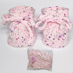 Rózsaszín patchwork-betétes babatakaró, puha játszópléd Szet � babacipővel és ajándék csörgővel - baba - mama - baba ágynemű - babatakaró, gyerek pléd - Meska.hu