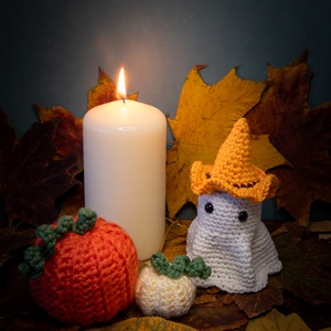 Horgolt tök ajándék szellemmel, Otthon & Életmód, Dekoráció, Halloween, Halloweeni dekoráció, Horgolás, MESKA