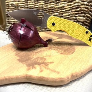 Szalonnázó vágódeszka egyedi gravírozással - otthon & életmód - konyhafelszerelés, tálalás - sütés, főzés - vágódeszka - Meska.hu