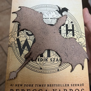 Bőr Fourth Wing könyvjelző - könyv & zene - könyvjelző - Meska.hu