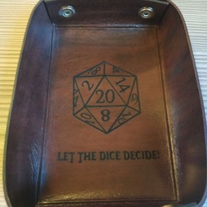 Let the dice decide! feliratú kockadobó tálca - játék & sport - táblajáték és kártyajáték - társasjátékok - dobókocka - Meska.hu