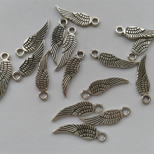 Fém medál - 18x5mm - angyalszárny (10 db / csomag) - antik ezüst szín, Kellékek & szerszámok, Ékszerkellék, Medál csomag, Ékszerkészítés, MESKA