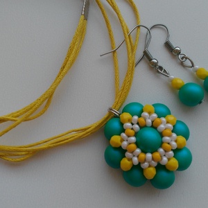 Gyöngy medálos nyaklánc fülbevalóval - zöld-citrom-fehér - ékszer - nyaklánc - medálos nyaklánc - Meska.hu Gyöngy medálos nyaklánc fülbevalóval - zöld-citrom-fehér - ékszer - nyaklánc - medálos nyaklánc - Meska.hu