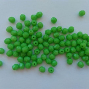 Cseh csiszolt üveggyöngy - 4mm - 100 db / csomag - zöld, Kellékek & szerszámok, Gyöngyfűzés kellékek, Üveggyöngy, Ékszerkészítés, MESKA
