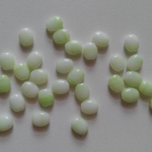 Cseh üveggyöngy - 8 x 6,5 x 4 mm - 34 db / csomag- halványzöld, Kellékek & szerszámok, Gyöngyfűzés kellékek, Üveggyöngy, , MESKA