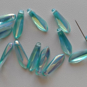 Cseh üveggyöngy szirom - 16 x 5,5 mm - 20 db / csomag - színjátszós kék, Kellékek & szerszámok, Gyöngyfűzés kellékek, Üveggyöngy, , MESKA