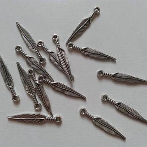 Fém medál - 28x5mm - toll - 10 db / csomag - antik ezüst szín, Kellékek & szerszámok, Ékszerkellék, Medál csomag, , MESKA
