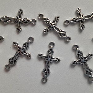 Fém medál, összekötő - 22x13mm - kereszt - 10 db / csomag - antik ezüst szín, Kellékek & szerszámok, Ékszerkellék, Medál csomag, , MESKA