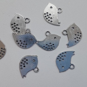 Fém medál - 13x16mm - madárka - 10 db / csomag - antik ezüst szín, Kellékek & szerszámok, Ékszerkellék, Medál csomag, , MESKA