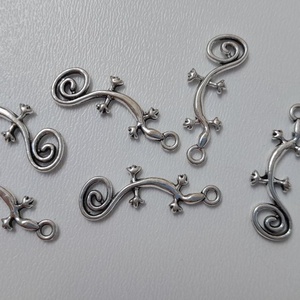 Fém medál - 29x10mm - gyík - 10 db / csomag - antik ezüst szín, Kellékek & szerszámok, Ékszerkellék, Medál csomag, , MESKA