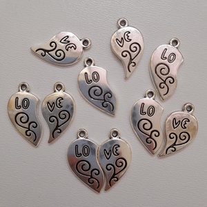 Fém medál - Love szív, összeillesztve: 24x23mm - 5 pár / csomag - antik ezüst szín, Kellékek & szerszámok, Ékszerkellék, Medál csomag, , MESKA