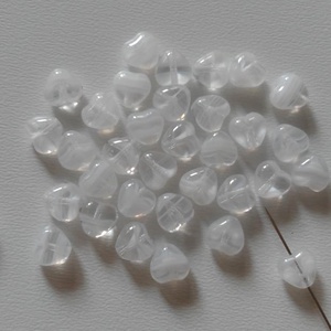 Cseh üveggyöngy szív - 7mm - 50 db / csomag - átlátszó fehér, Kellékek & szerszámok, Gyöngyfűzés kellékek, Üveggyöngy, , MESKA