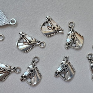 Fém medál - 17x12mm - ló - 10 db / csomag - antik ezüst szín, Kellékek & szerszámok, Ékszerkellék, Medál csomag, , MESKA