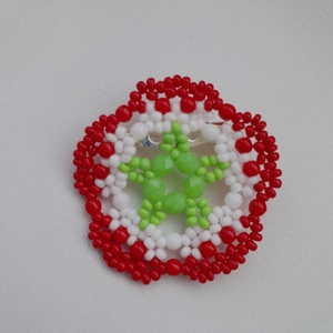 Nemzeti színű gyöngy kitűző, kokárda - ékszer - kitűző és bross - Meska.hu
