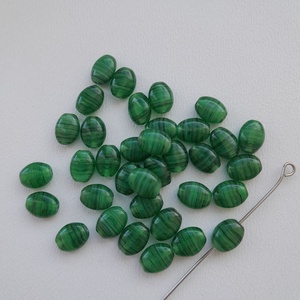 Cseh üveggyöngy - 8 x 6,5 x 4 mm - 34 db / csomag - sötétzöld, Kellékek & szerszámok, Gyöngyfűzés kellékek, Üveggyöngy, , MESKA