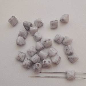 Cseh üveggyöngy - kétlyukú - 6x6x6mm - 25 db / csomag, Kellékek & szerszámok, Gyöngyfűzés kellékek, Üveggyöngy, , MESKA
