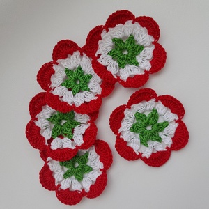 Nemzeti színű horgolt dísz, kokárda - Meska.hu