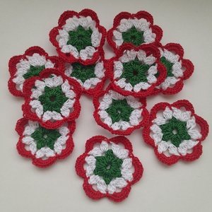 Nemzeti színű horgolt dísz, kokárda (85 db/csomag) - Meska.hu