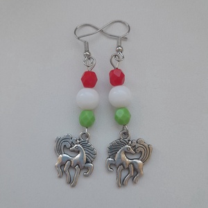 Nemzeti színű fülbevaló - ló, Ékszer, Fülbevaló, Lógó fülbevaló, Ékszerkészítés, Gyöngyfűzés, gyöngyhímzés, MESKA