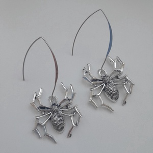 Fülbevaló - pók - ékszer - fülbevaló - lógó fülbevaló - Meska.hu