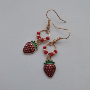 Fülbevaló - eper - ékszer - fülbevaló - lógó fülbevaló - Meska.hu