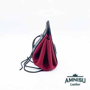 Fekete - piros sárkányszemes bőr 2in1 szütyő és kockatálca - Xena - játék & sport - szerepjáték - Meska.hu