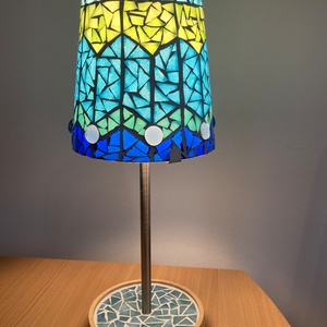 Üvegmozaik lámpa a páva színeivel - otthon & lakás - lámpa - asztali lámpa - Meska.hu