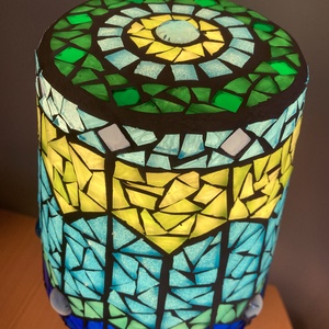 Üvegmozaik lámpa a páva színeivel - otthon & lakás - lámpa - asztali lámpa - Meska.hu