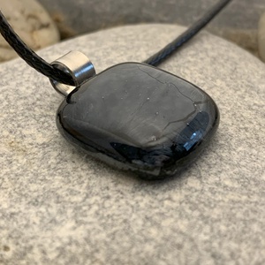 Egy darabka meteorit, üvegmedál, nyaklánc, üvegékszer - ékszer - nyaklánc - medálos nyaklánc - Meska.hu