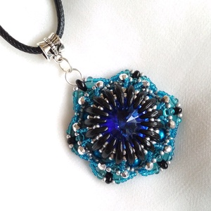 Kék ragyogó medál - Meska.hu