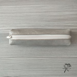 Csillámos szürke bőrből készült tolltartó - otthon & életmód - papír, írószer - tolltartó & ceruzatekercs - Meska.hu