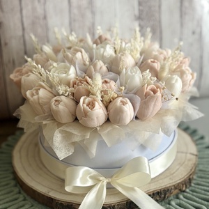 Illatos tulipán gyertya virágbox több méretben, anyák napjára, pedagógusnapra, szülőköszöntő ajándéknak - otthon & életmód - gyertya, illat, aroma - gyertya - Meska.hu