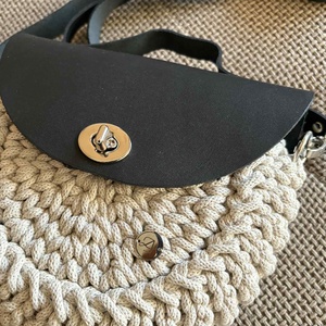 Horgolt női  táska - táska & tok - kézitáska & válltáska - válltáska - Meska.hu